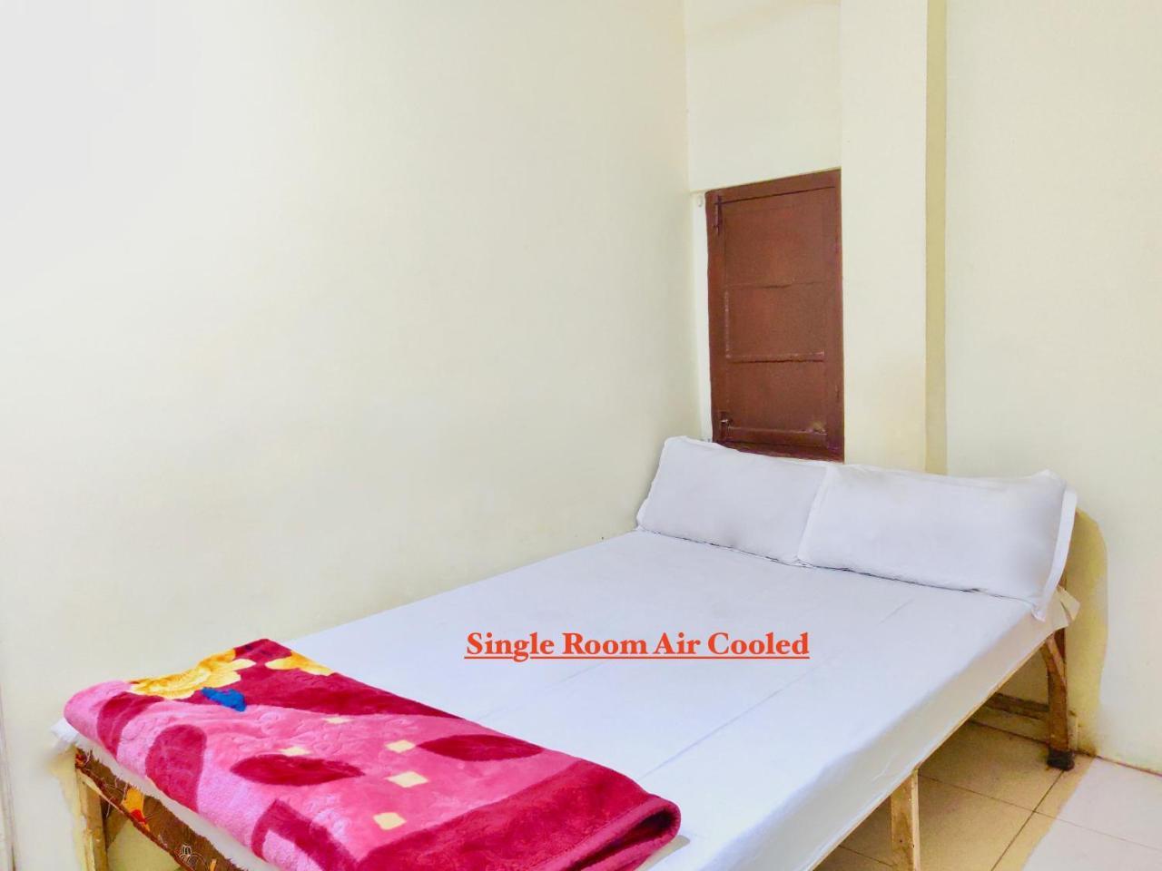 Roop Guest House 러크나우 외부 사진