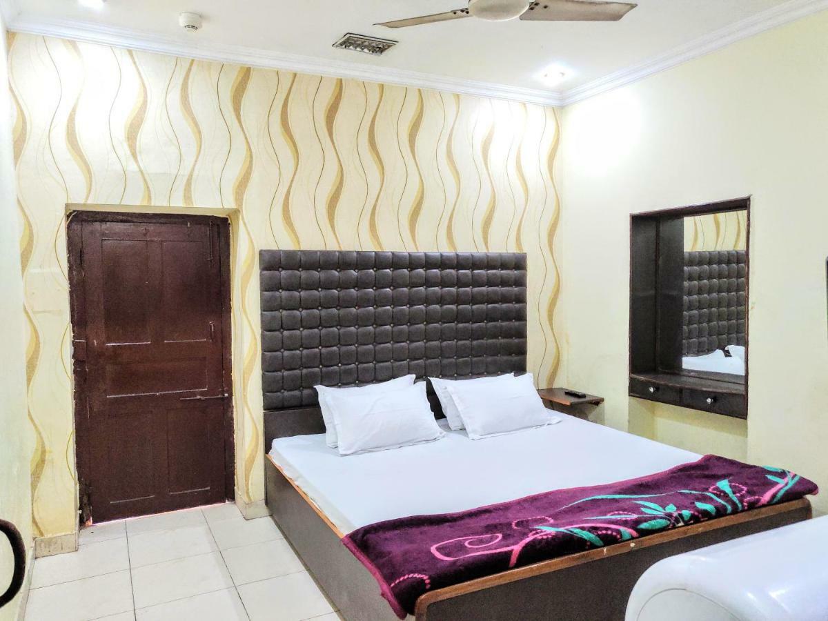 Roop Guest House 러크나우 외부 사진